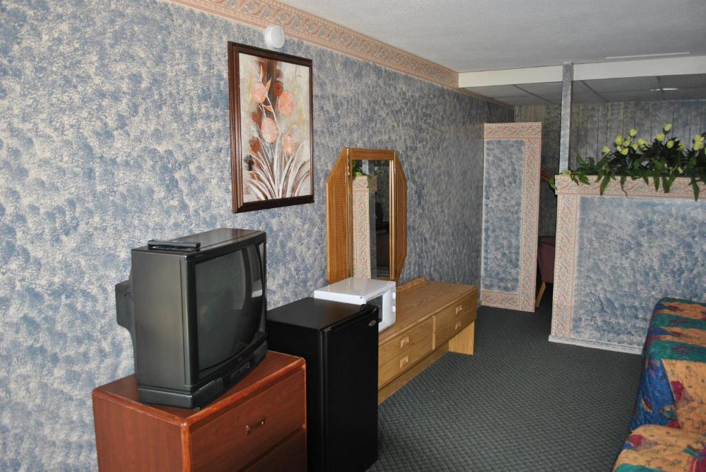 Travel Inn Motel Michigan City Room photo